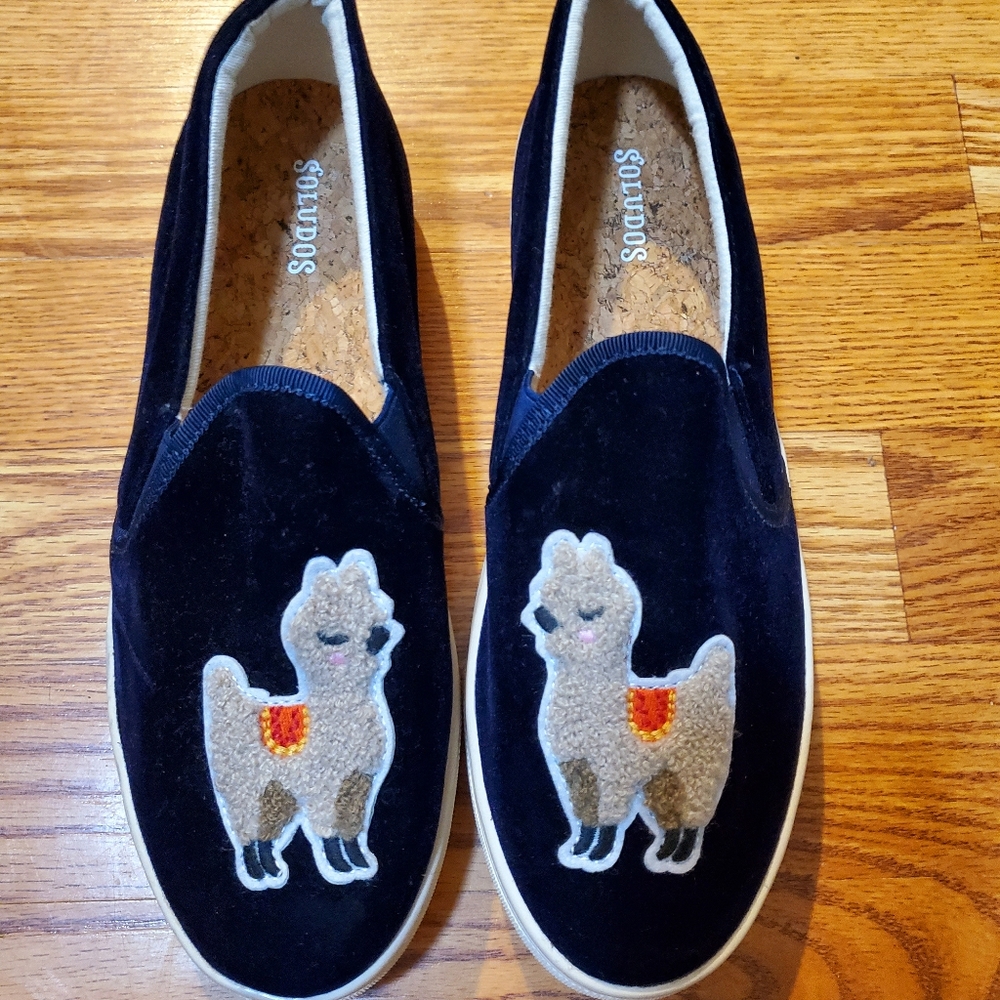 NWT Soludos Velvet Llama Sneaker- navy